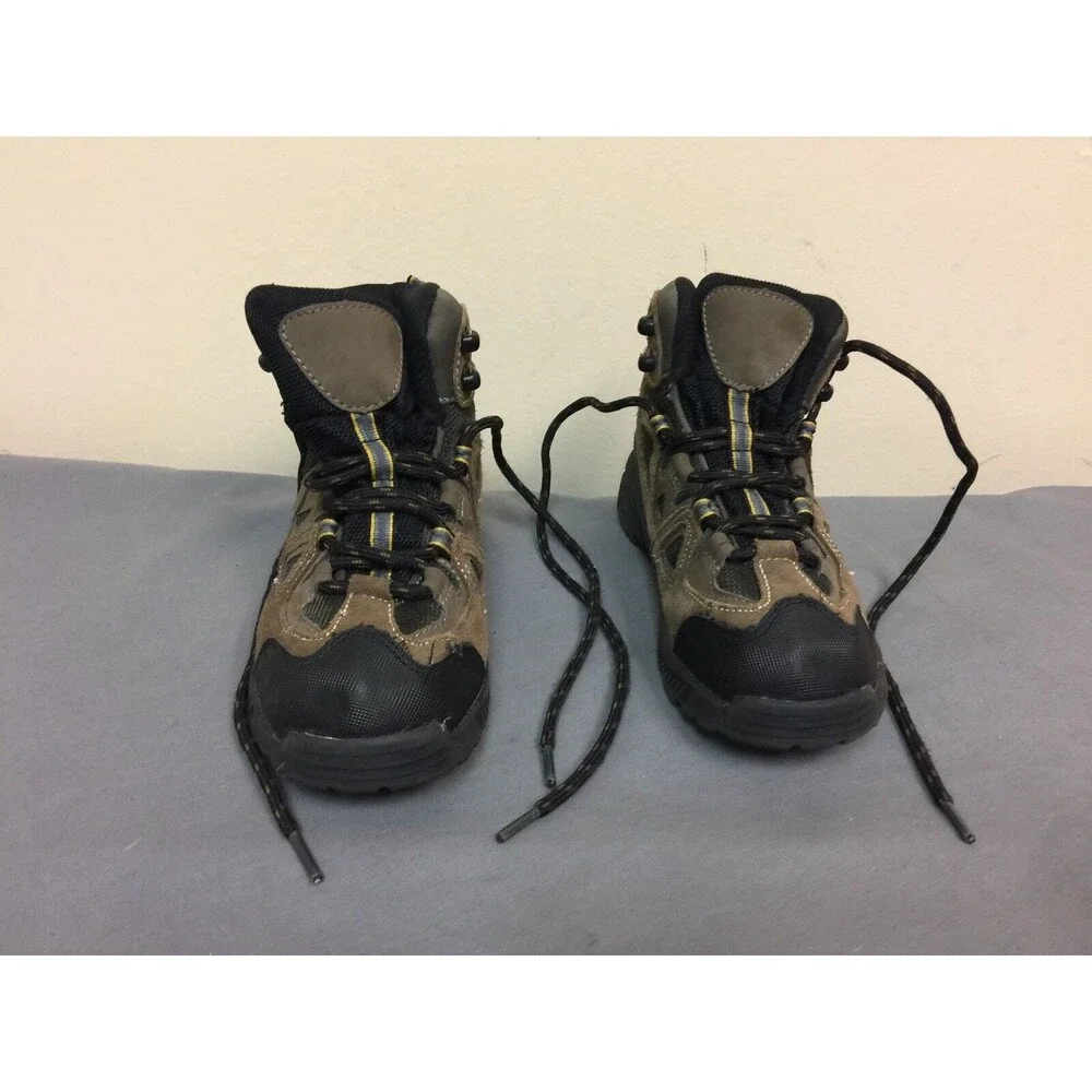 Cherokee boy's size 2 brown suede lace up ankle boots